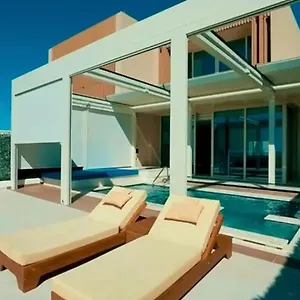 Villa Coast & Residences 94, Paljasa